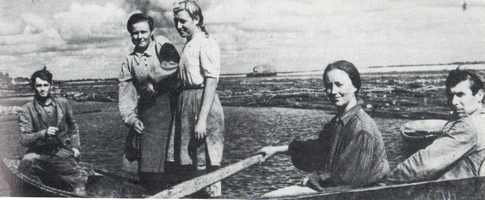 Немцы-спецпоселенцы в Коми АССР (р. Вычегда). 1948